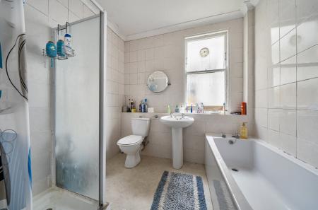 1418852-6-699c6b0...