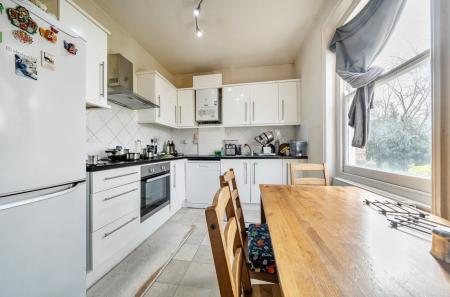 1418852-8-699c6b4...