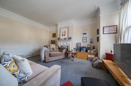 1418966-12-699dc3...