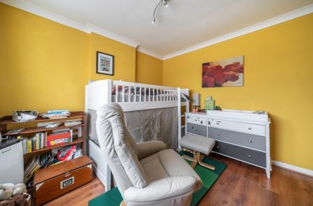 1422275-6-69a8876...