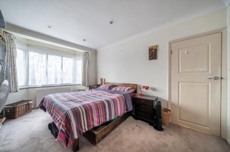 1422275-4-69a8874...