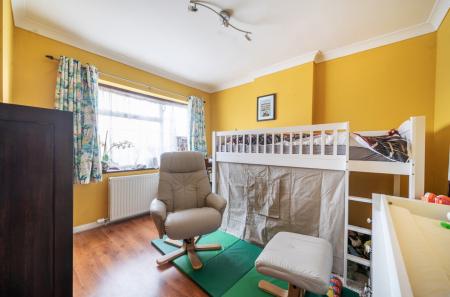 1422275-5-69a8875...