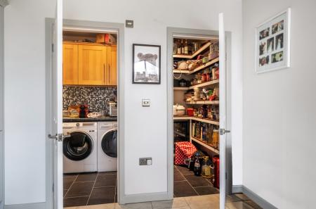 1422275-8-69a8878...