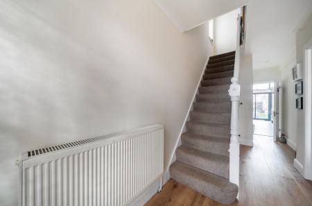 1422275-12-69a887...