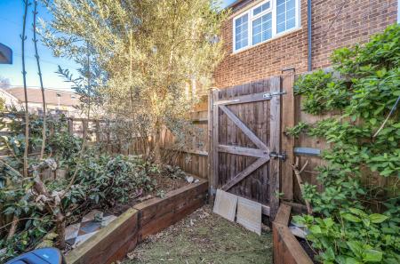 1435299-18-69d4c0...