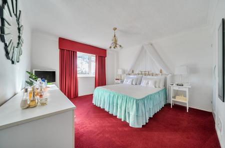 1415736-4-699f405...