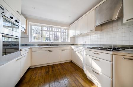 1424630-15-69a971...