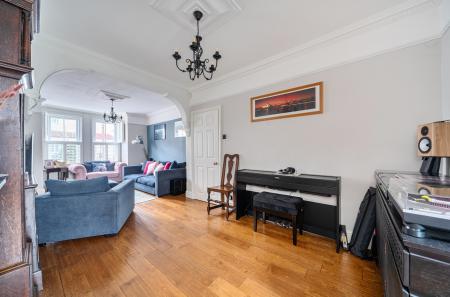 1421459-7-69b4469...