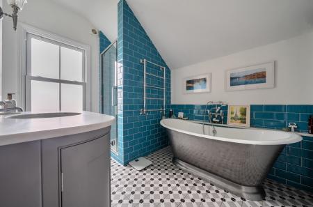 1421459-5-69b4468...