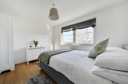 1435112-18-69c56b...