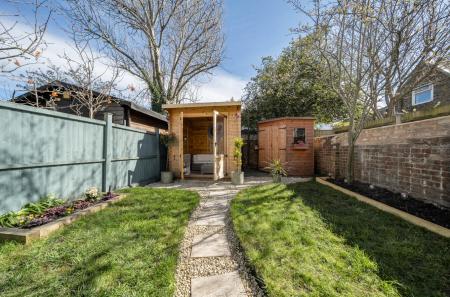 1435112-11-69c569...