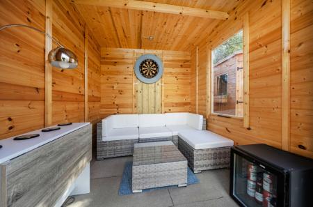 1435112-9-69c569d...