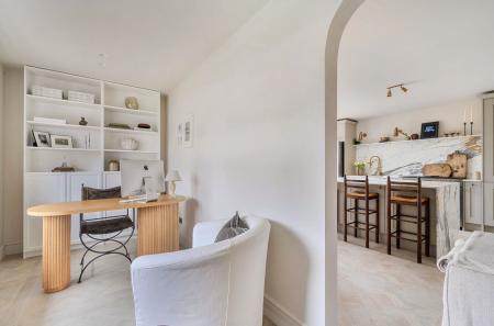 1430528-9-69b30bf...