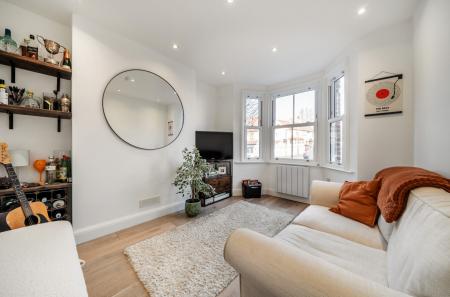 1423833-8-69a86b9...