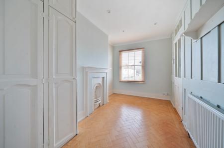 1431451-8-69b7f4f...