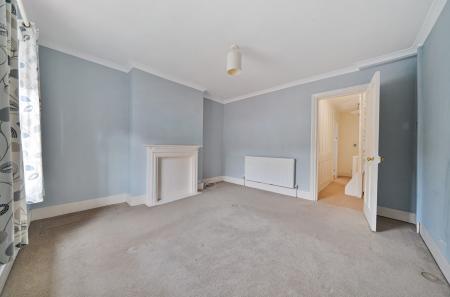 1431451-4-69b7f4c...