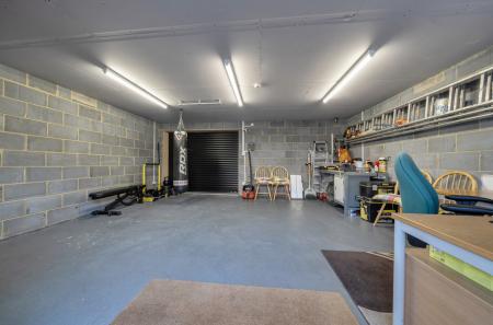 1422454-23-69bc31...