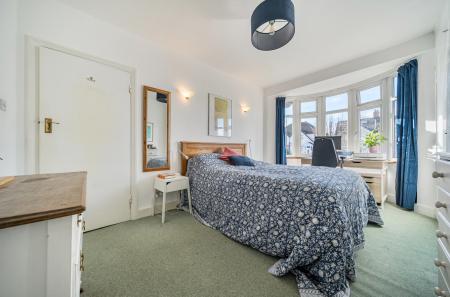 1403176-22-697a12...