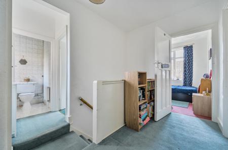 1403176-6-697a120...