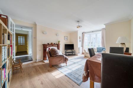 1415747-4-6994c17...