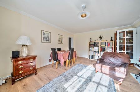 1415747-7-6994c18...