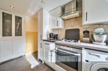 1415747-3-6994c16...