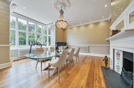 1302767-10-683f30...