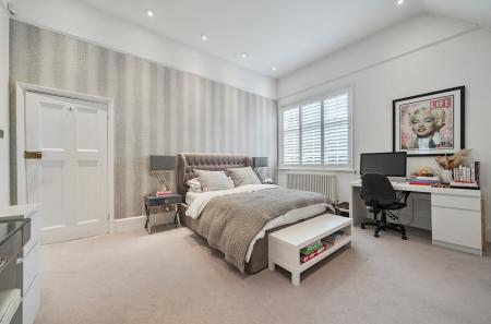 1302767-27-683f31...