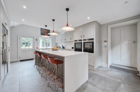 1302767-8-683f304...