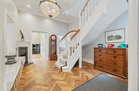 1302767-1-683f2ff...