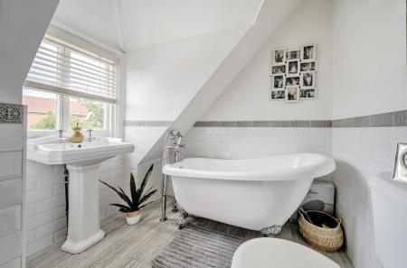 1309356-34-685a8f...