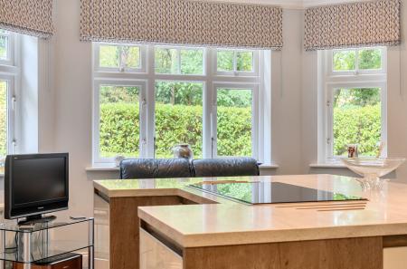 1339773-6-68a722f...