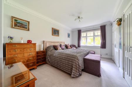 1339773-20-68a733...