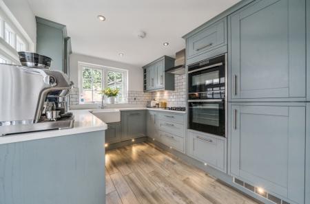 1360539-21-68de7a...