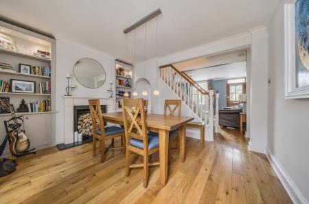 1360539-28-68de7a...