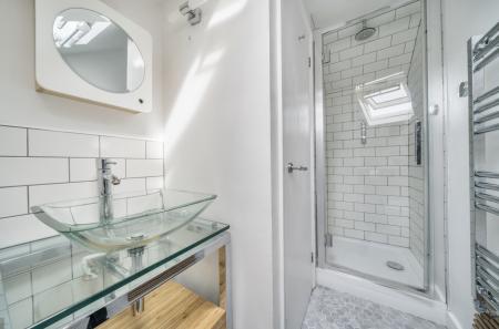 1360539-12-68de79...