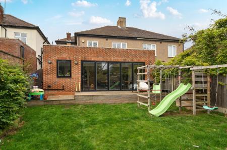 1369092-4-68f258f...