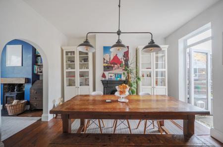 1371611-9-690b67e...