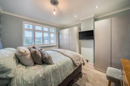 1381704-15-691733...