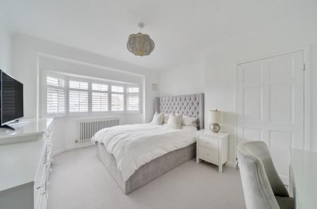 1382516-15-691b49...