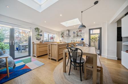 1383996-27-692716...