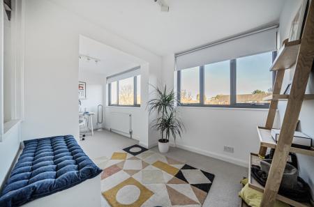 1383996-12-692715...