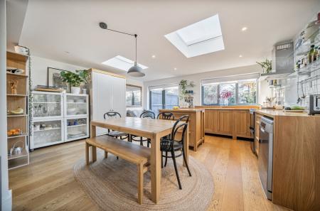 1383996-23-692716...