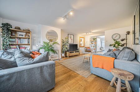 1383996-32-692717...