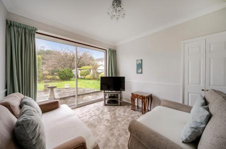 1386746-13-6943f3...