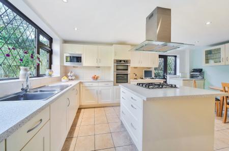 1384841-3-69454f0...