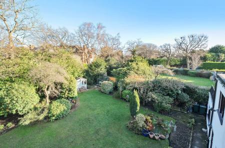 1384841-4-69455c5...