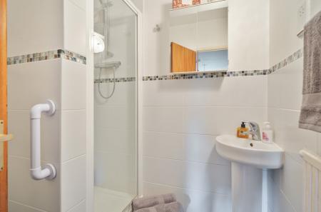 1384841-9-69455a2...