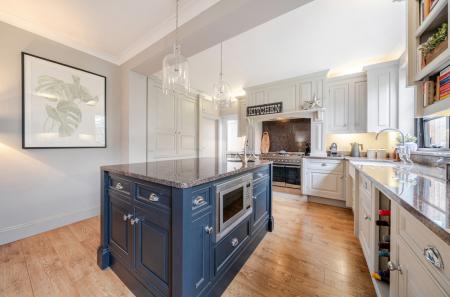 1401464-18-697206...