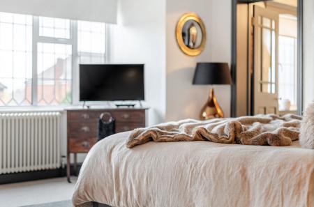 1401464-33-697208...